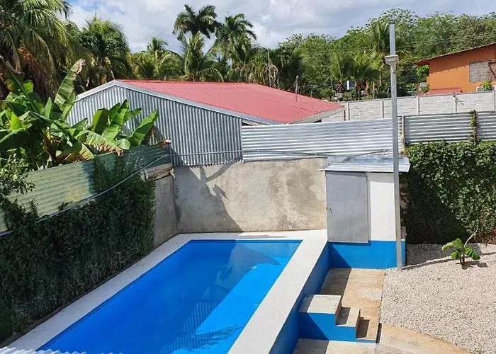Privada En Segundo Piso Con Piscina, A 2 Min Caminando De La Playa Apartamento *